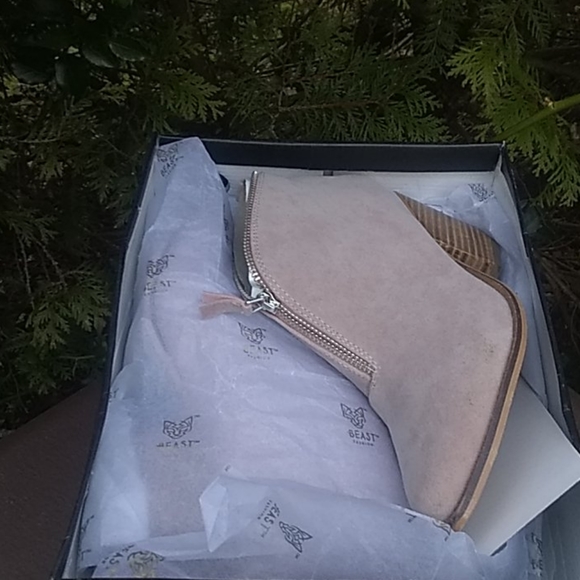 Zipper Ankle Booties - LIKE NEW - Picture 2 of 7